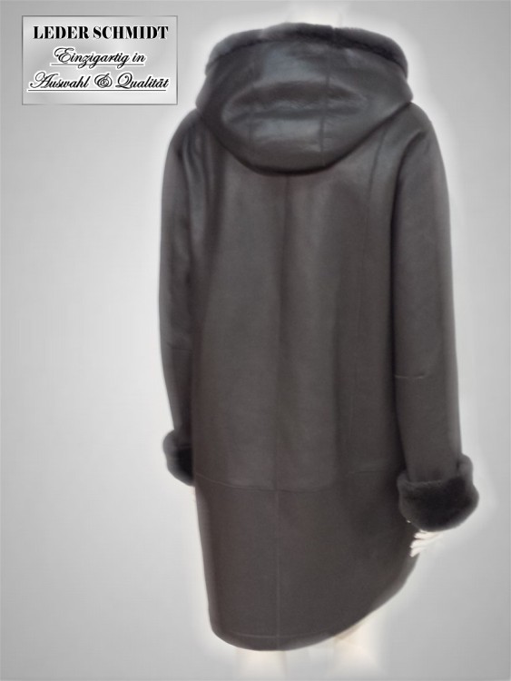 lange Lammfelljacke mit Kapuze