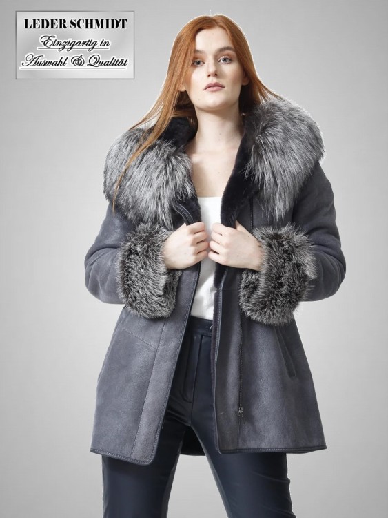 echte lange Damen Lammfelljacke lang figurbetont blaugrau Kapuze Reißverschluss