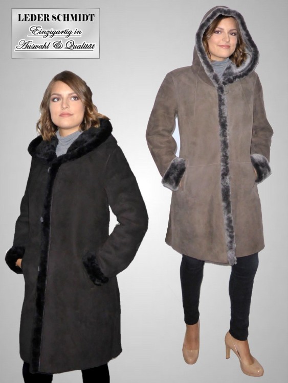 figurbetonte Damenlammfelljacke lang Kapuze Knöpfe braun taupe