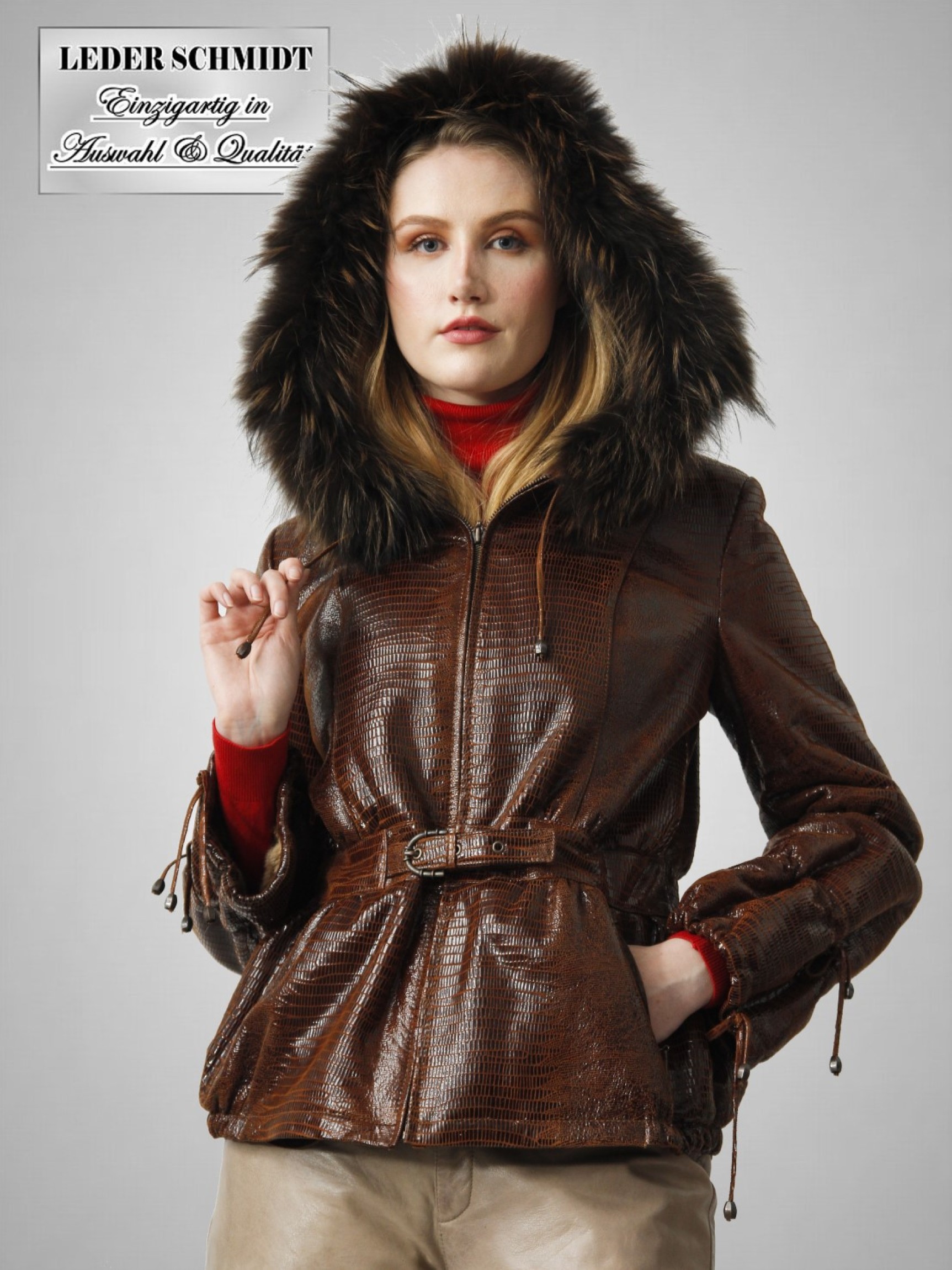 halblange braune Damen Lammfelljacke mit Kapuze