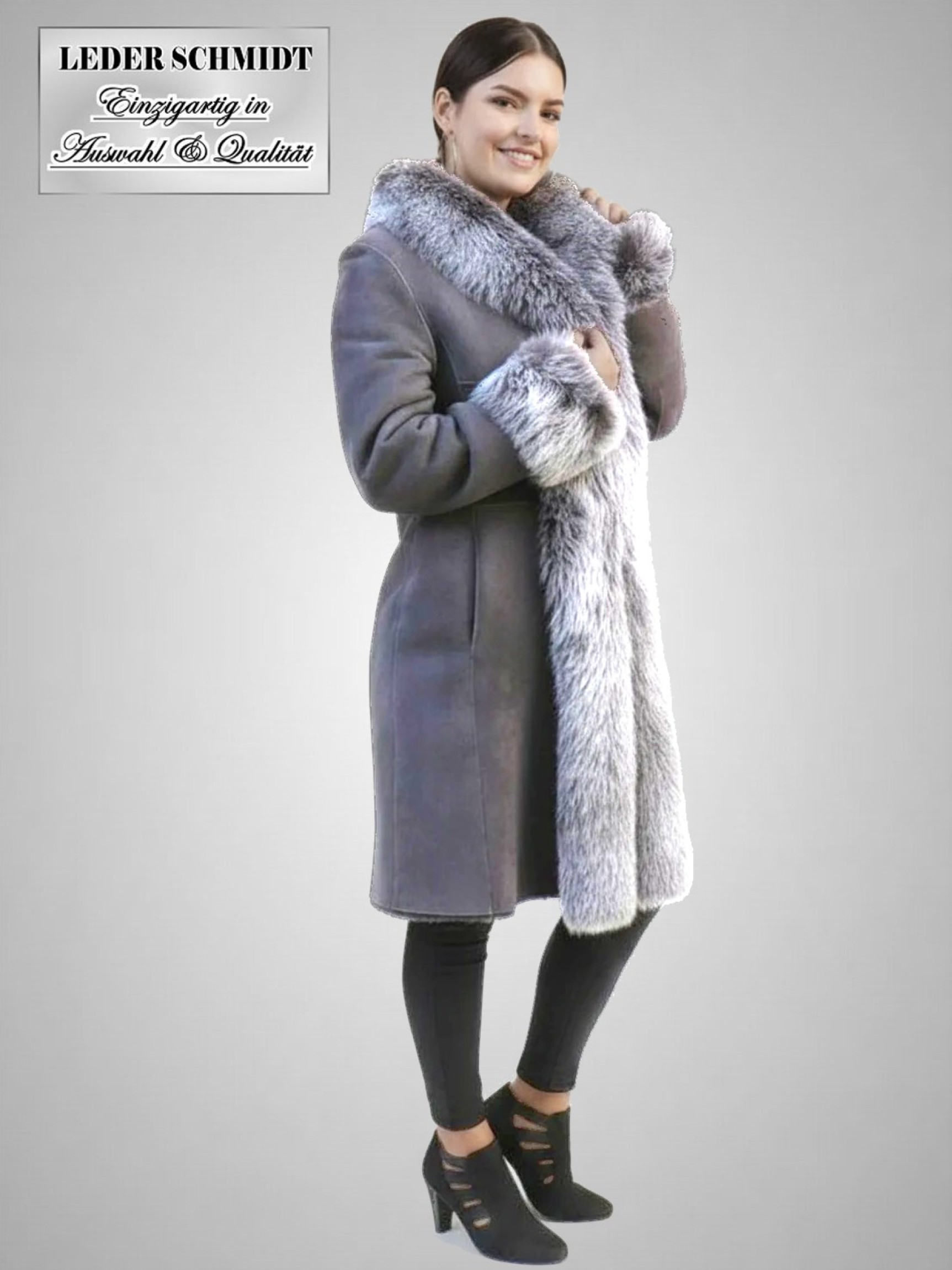 Echte leichte Damen lange Lammfelljacke in der Farbe grau, die Jacke ist figurbetont