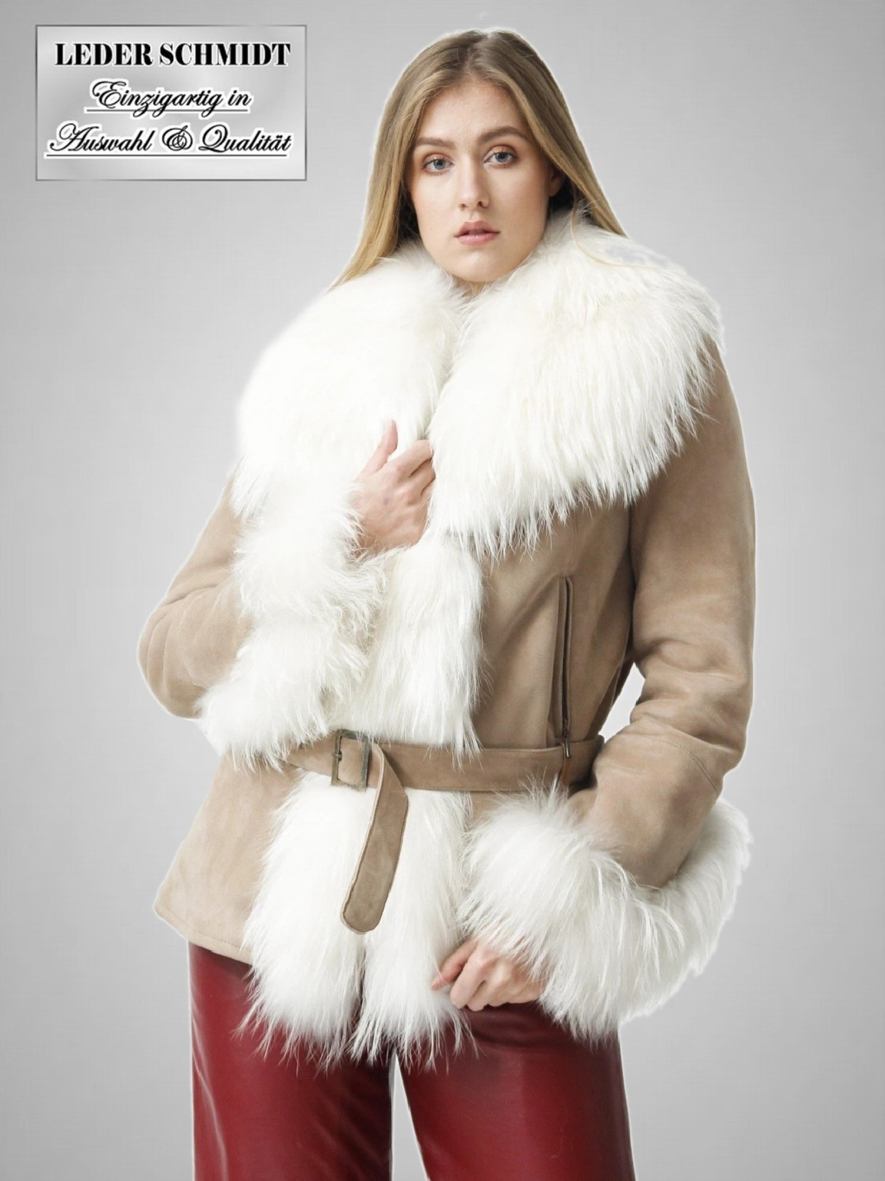 helle leichte Damen Lammfelljacke mit großem weißem Kragen