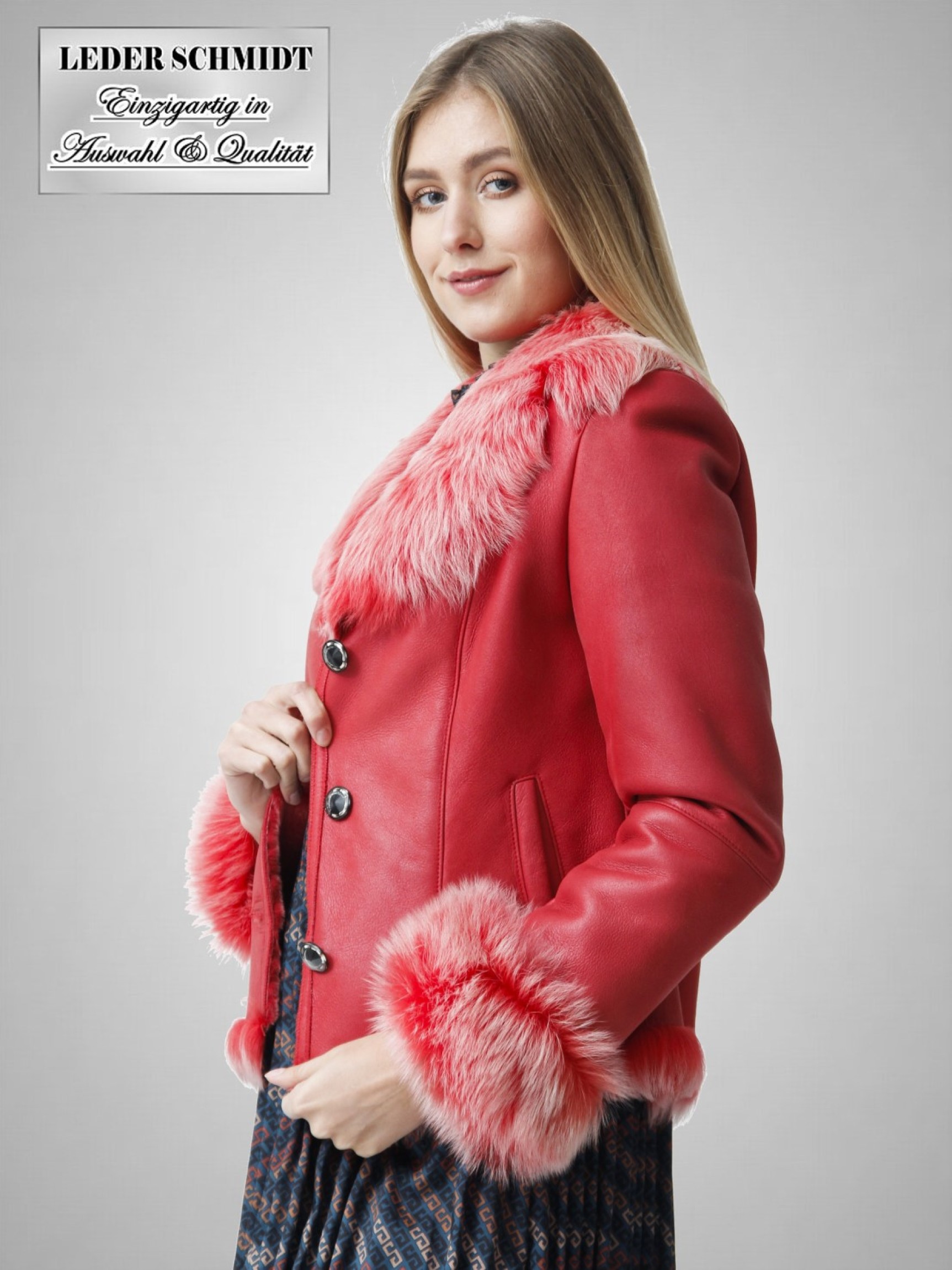 leichte kurze Damen-Lammfelljacke rot